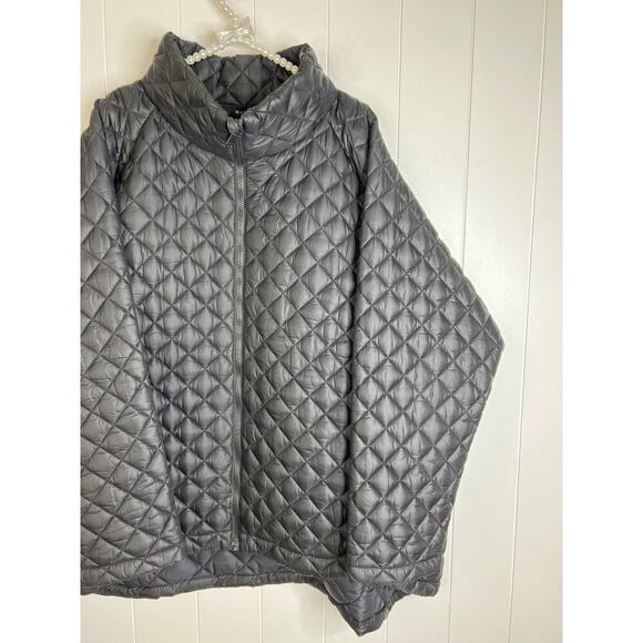 Athleta Whisper Featherless Puffer Jacket in Black Size 3X - Picture 3 of 10